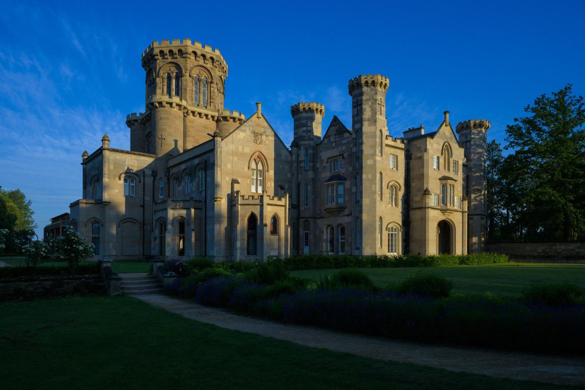 Studley Castle Hotell Eksteriør bilde
