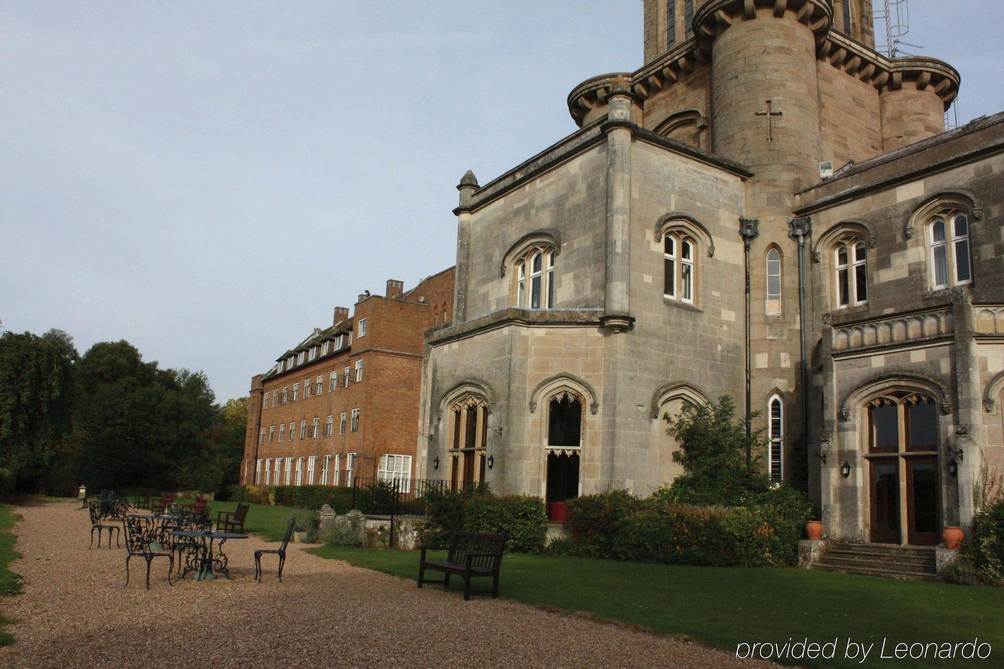 Studley Castle Hotell Eksteriør bilde
